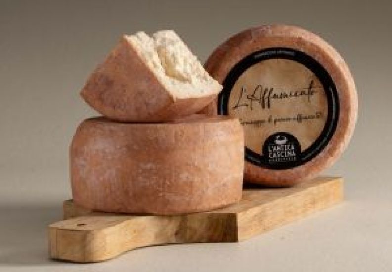 L'Antica Cascina - L'Affumicato smoked cow's milk 380g
